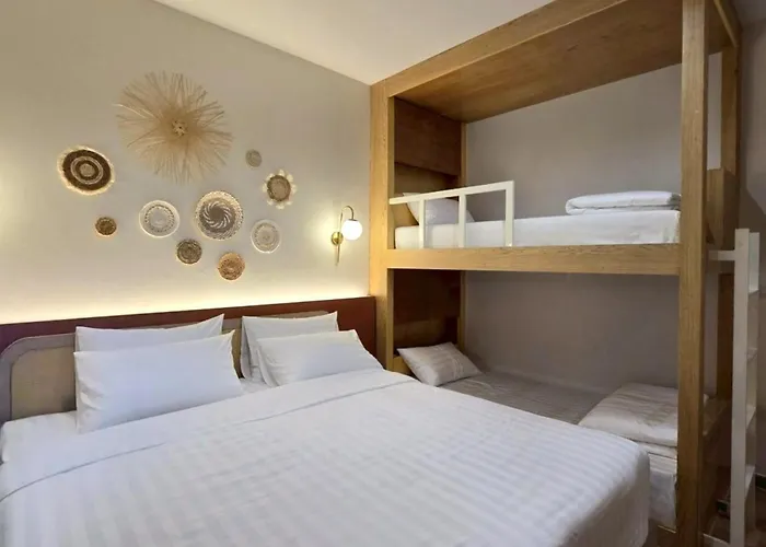 Hostel De Sea - Rambuttri Village Khaosan Area *