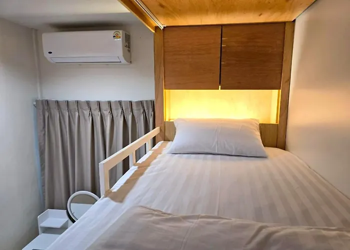 Hostel De Sea - Rambuttri Village Khaosan Area *