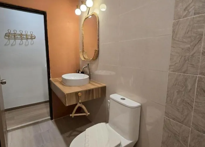 Hostel De Sea - Rambuttri Village Khaosan Area